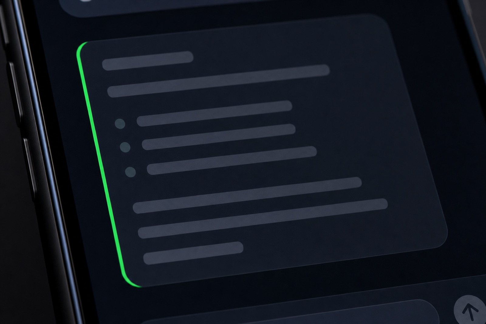 Primo piano di un thread Telegram su un telefono che mostra un titolare di agenzia marketing che riceve un report cliente redatto dal Hermes Agent, sfondo scuro
